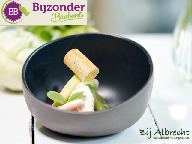 Plant Based Food and Drink Experience in de moestuin